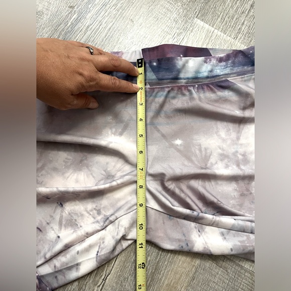 American Eagle• Marbled Purple White Hi-Rise Leggings, Size L, EUC - Picture 7 of 11